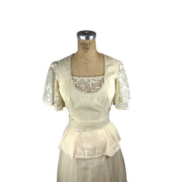 1970s ivory maxi prairie dress with lace flutter sleeves and peplum Size S - Picture 5 of 7